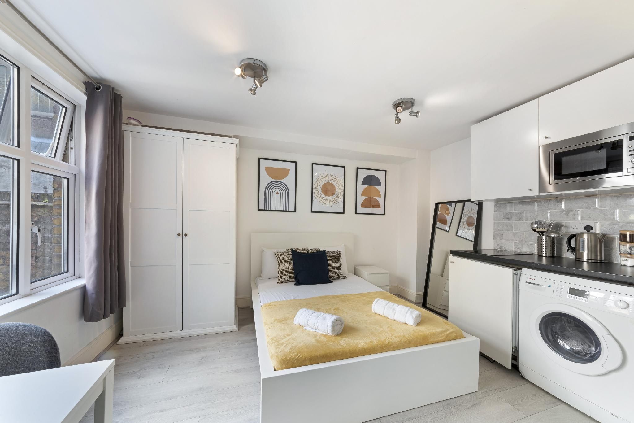 GREVILLE FLAT 4