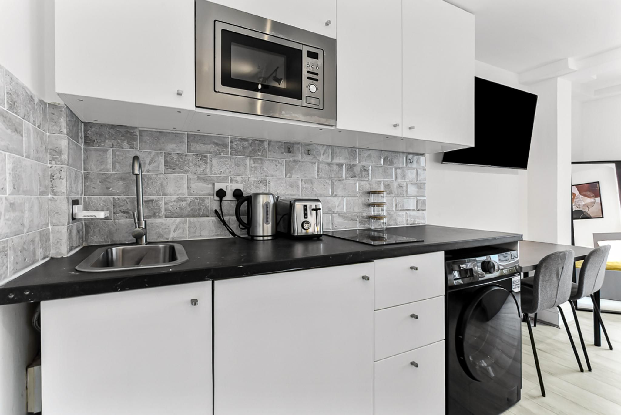 GREVILLE FLAT 3