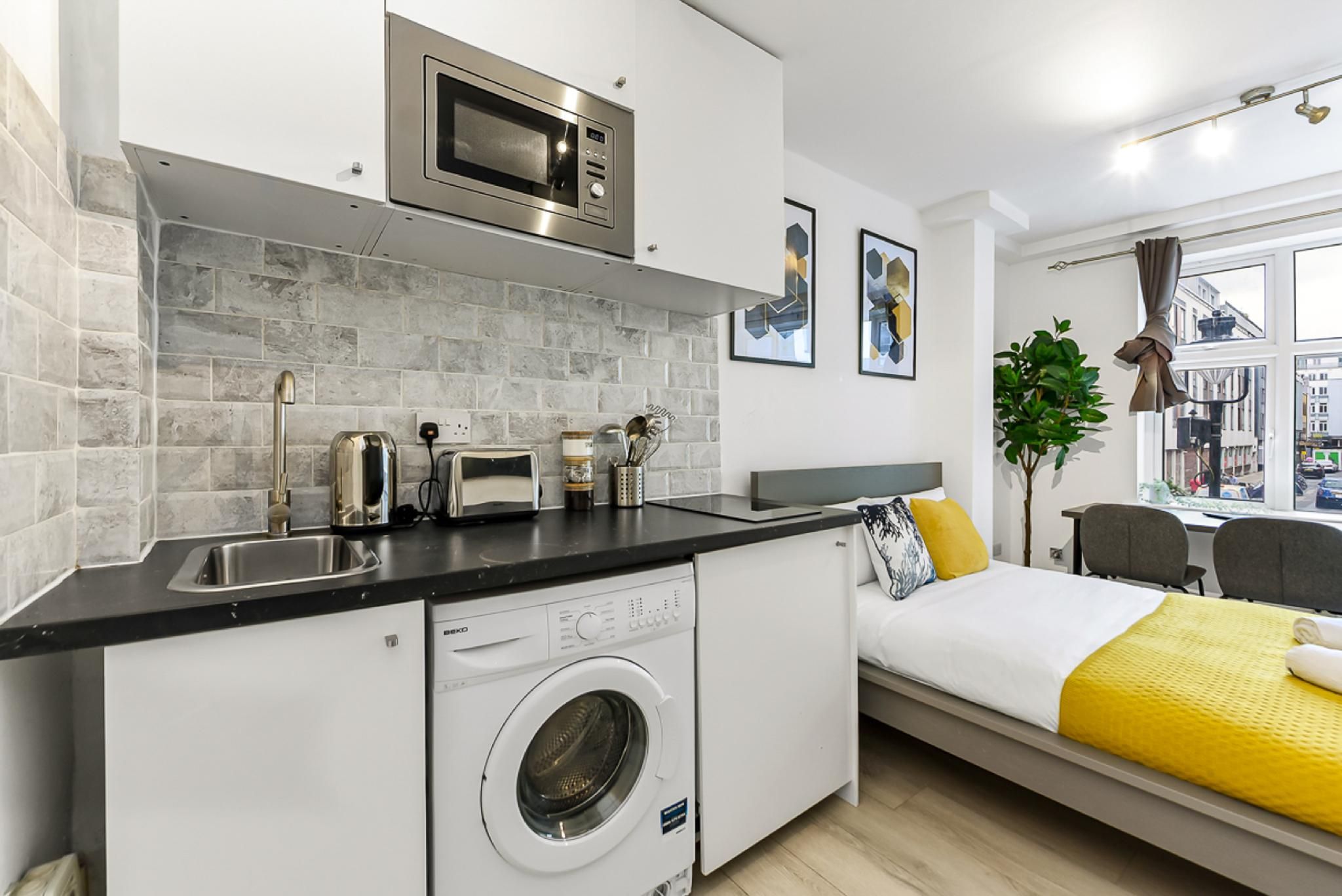 GREVILLE FLAT 1