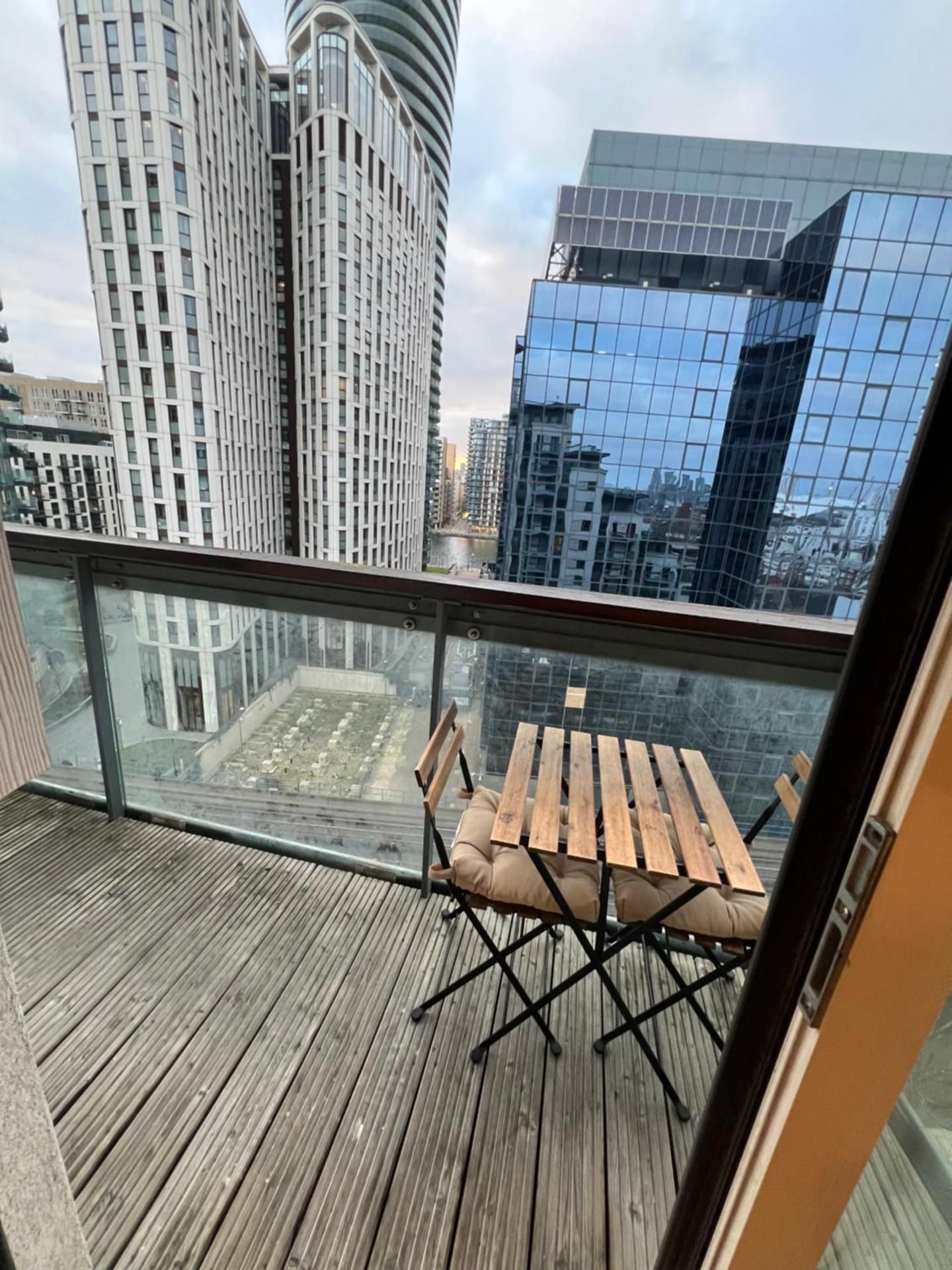 Three-Bedroom Apartment with Lake View