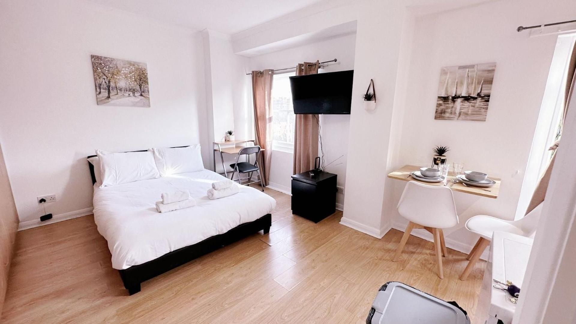 Studio Apartment with Balcony