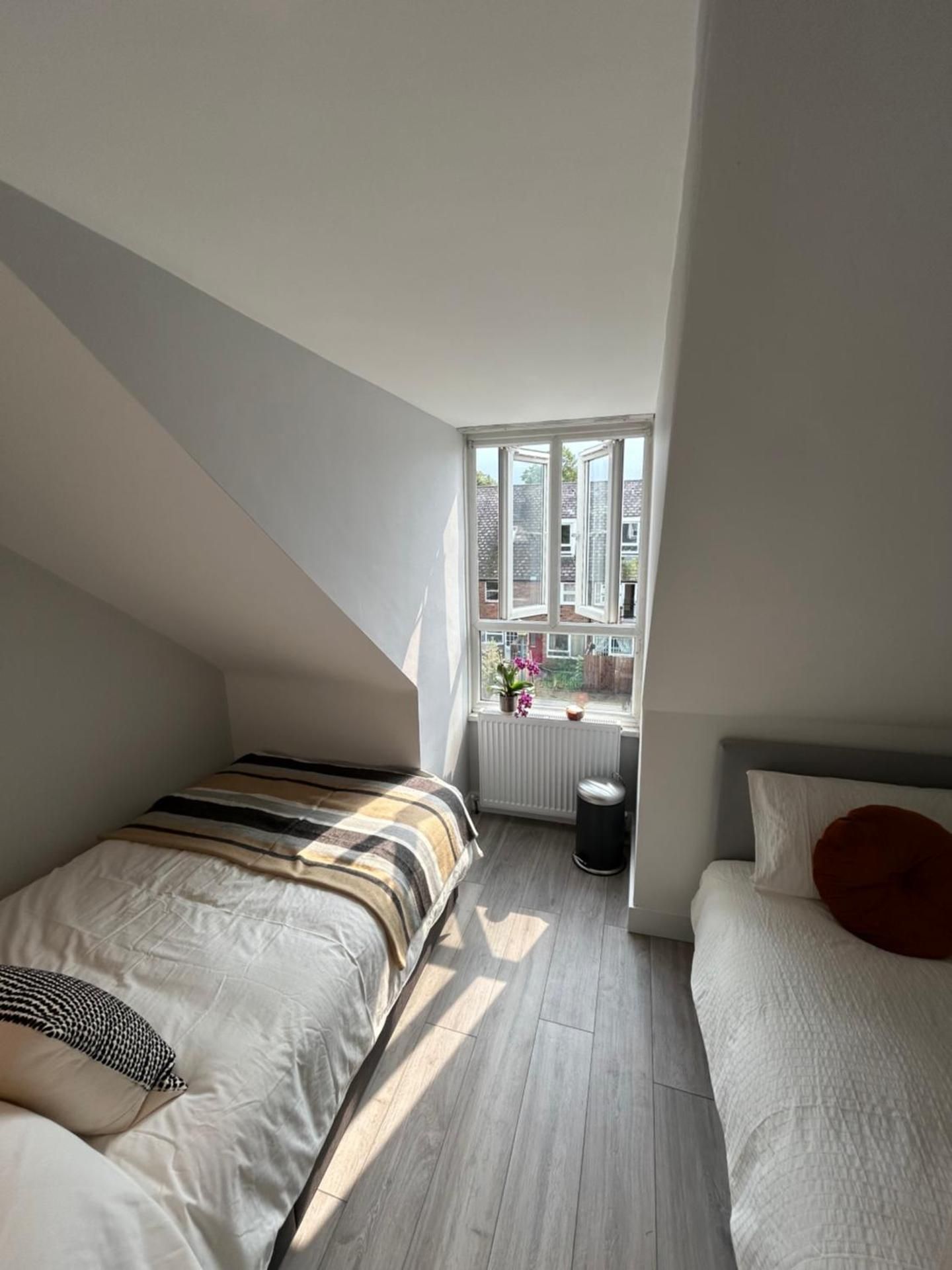 Economy Triple Room with Shared Bathroom