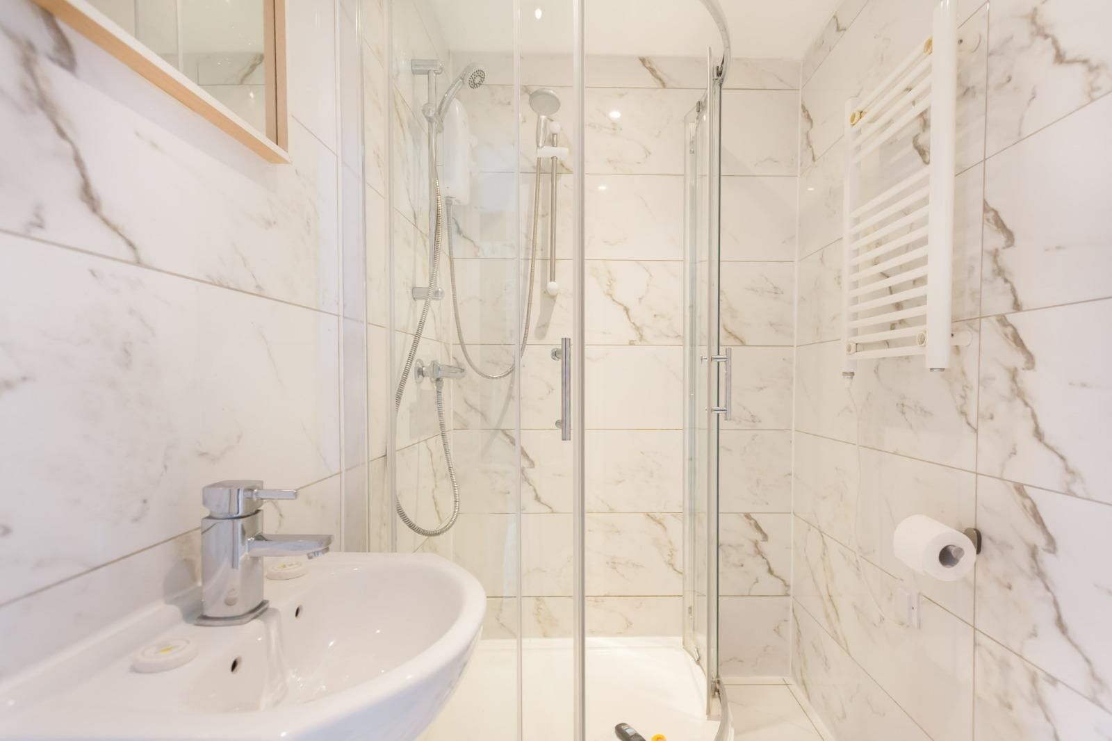 Apartment-Private Bathroom-4