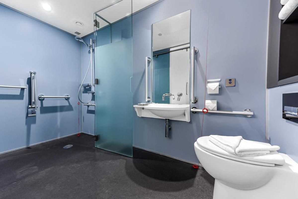 The Z Hotel Leicester Square Queen Room - Accessible without Window 3