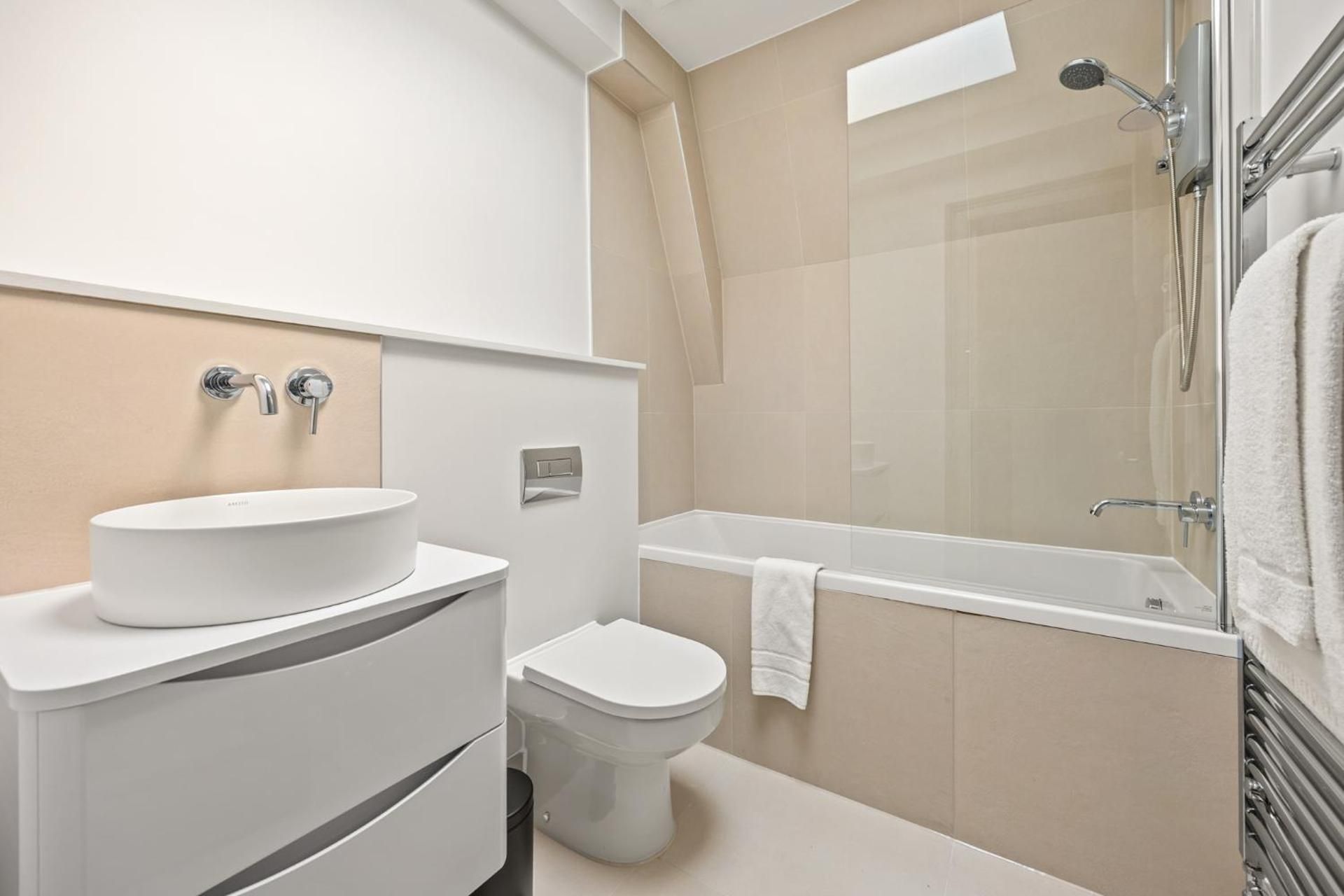 The Maestro Heaven - 1 Bed Apartment with Balcony
