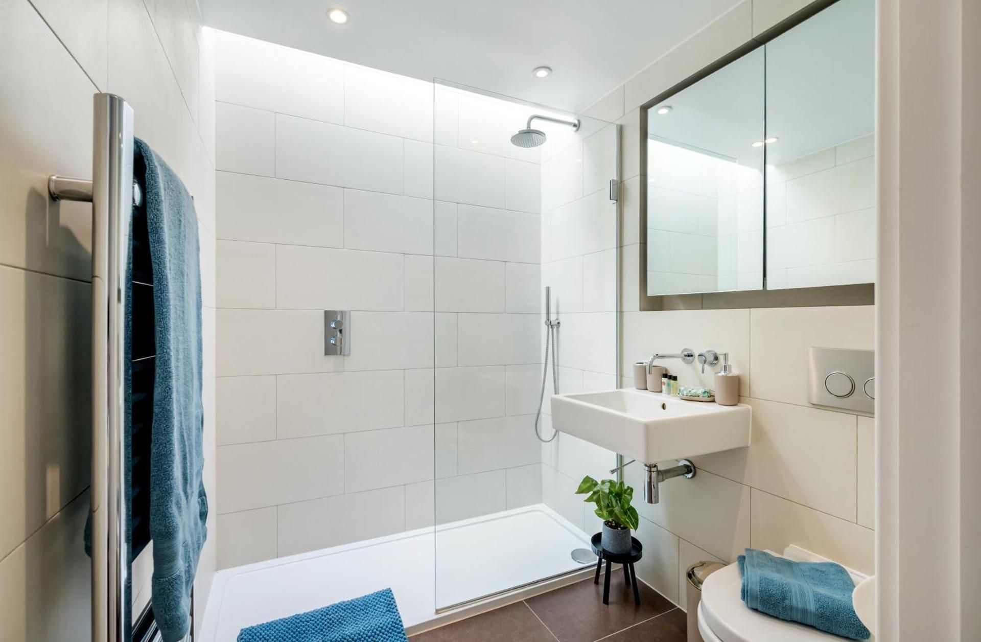 Two-Bedroom Apartment with Balcony and Terrace