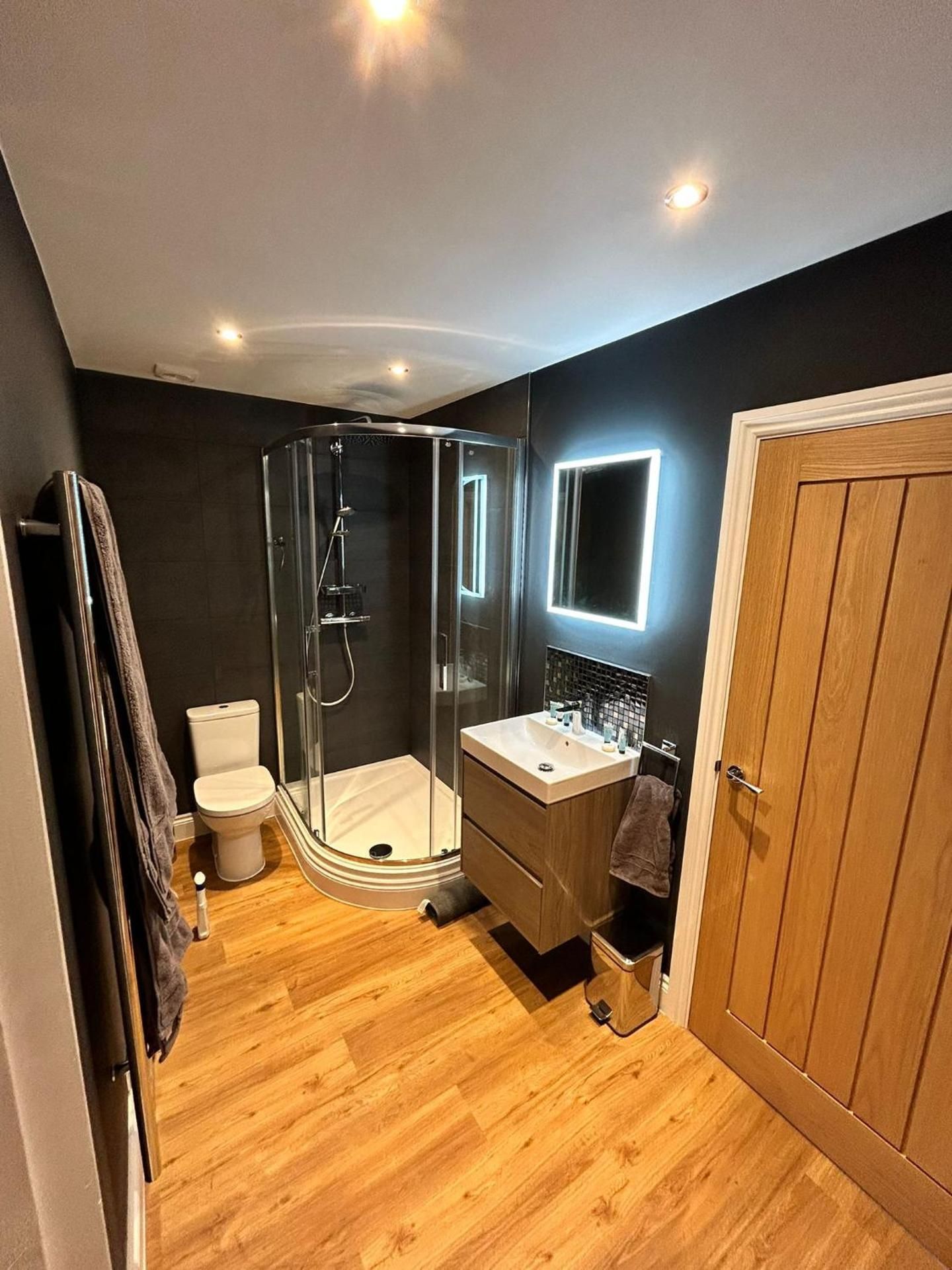 DELUXE APARTMENT