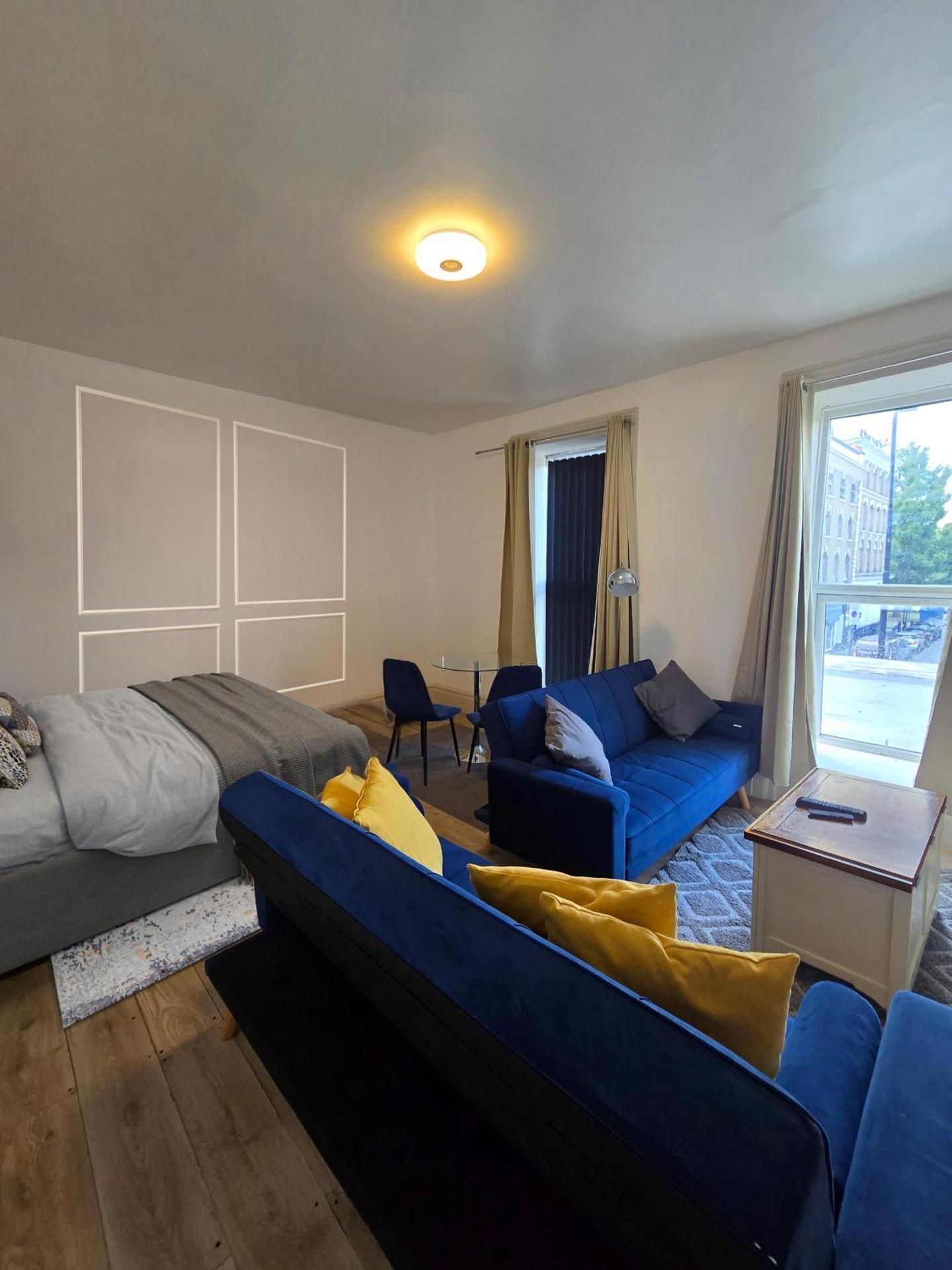 One-Bedroom Apartment