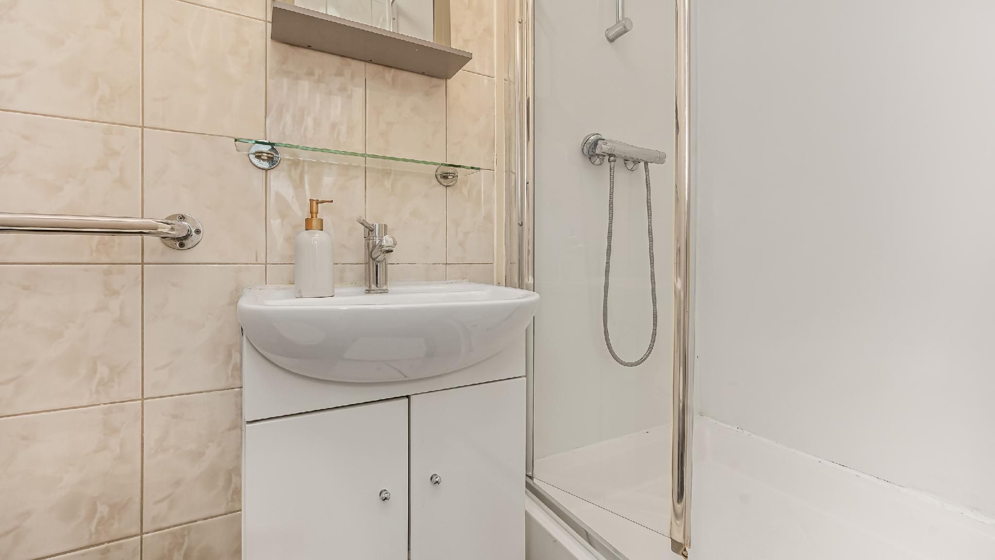 PADDINGTON-FLAT 2