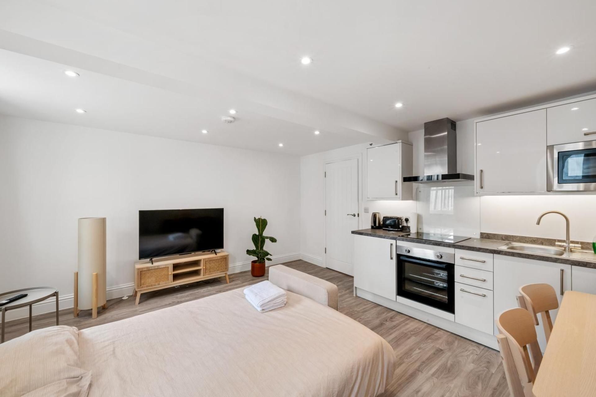 One-Bedroom Apartment with City View
