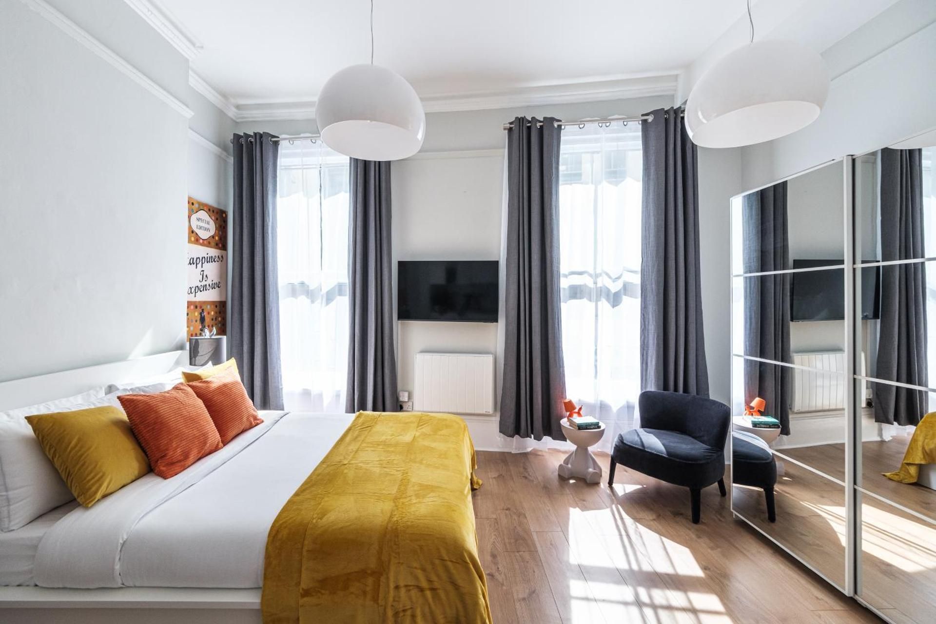 Studio Apartment