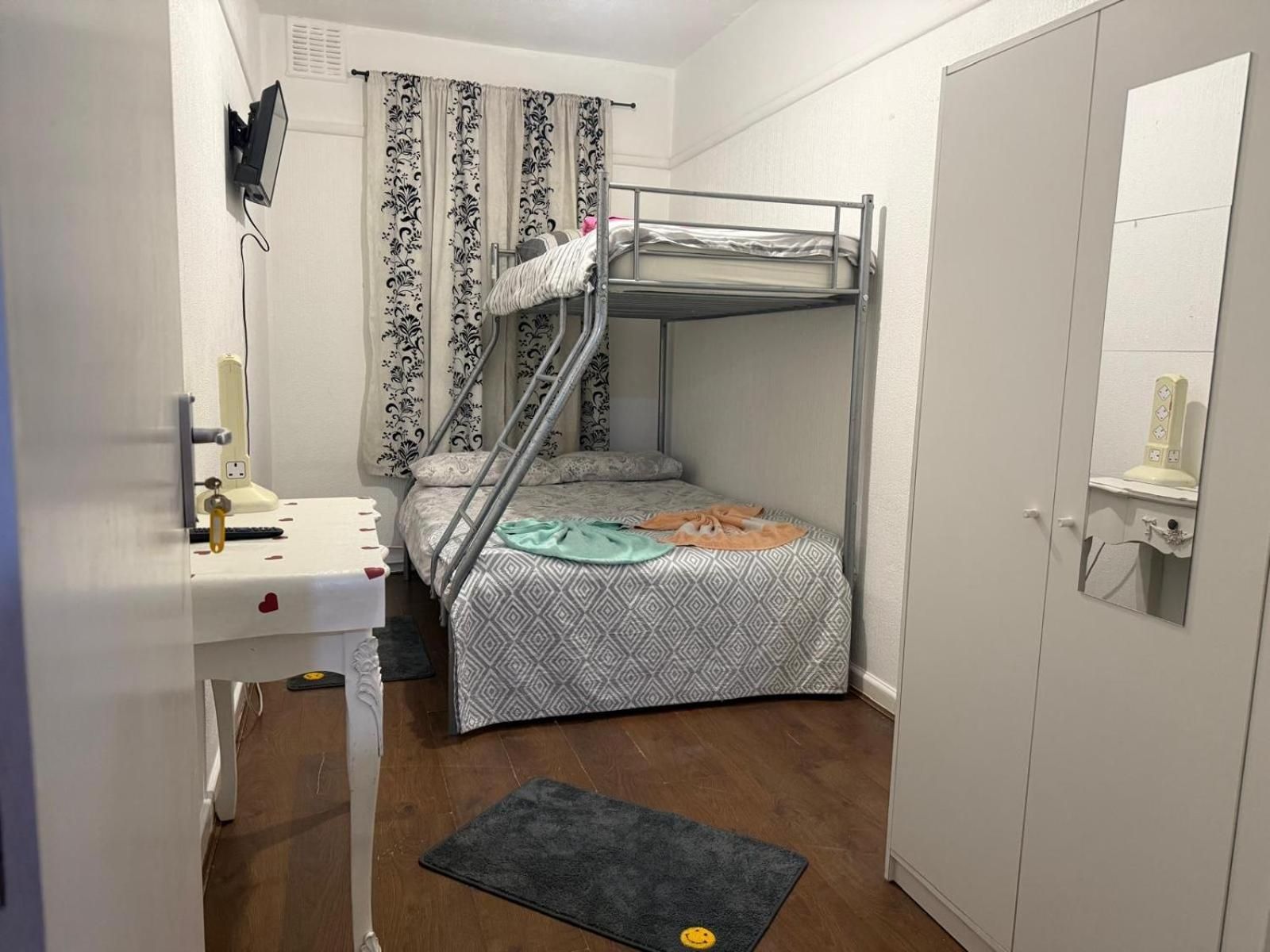 Basic Triple Room