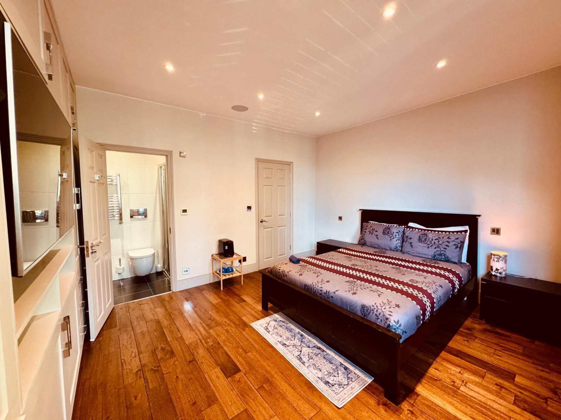 Deluxe King Room