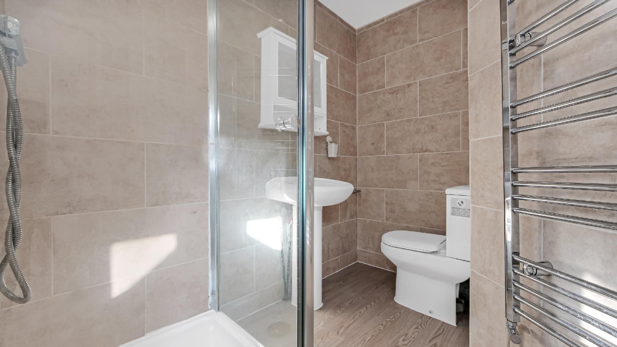 DALSTON FLAT 7