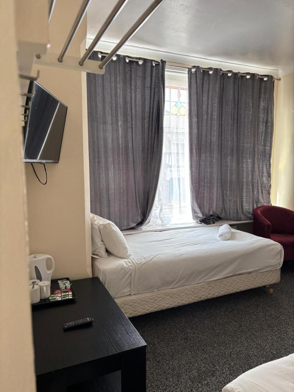 Ebers Hotel Basic Triple Room