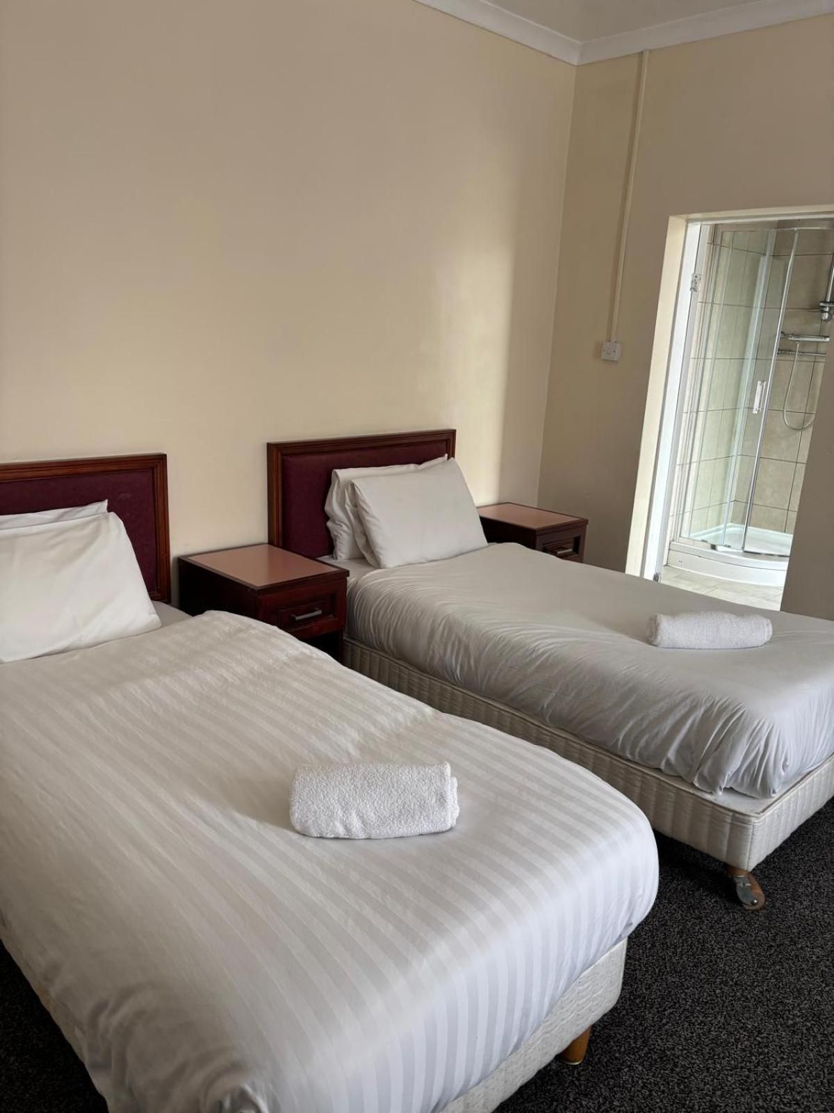 Ebers Hotel Basic Triple Room 2