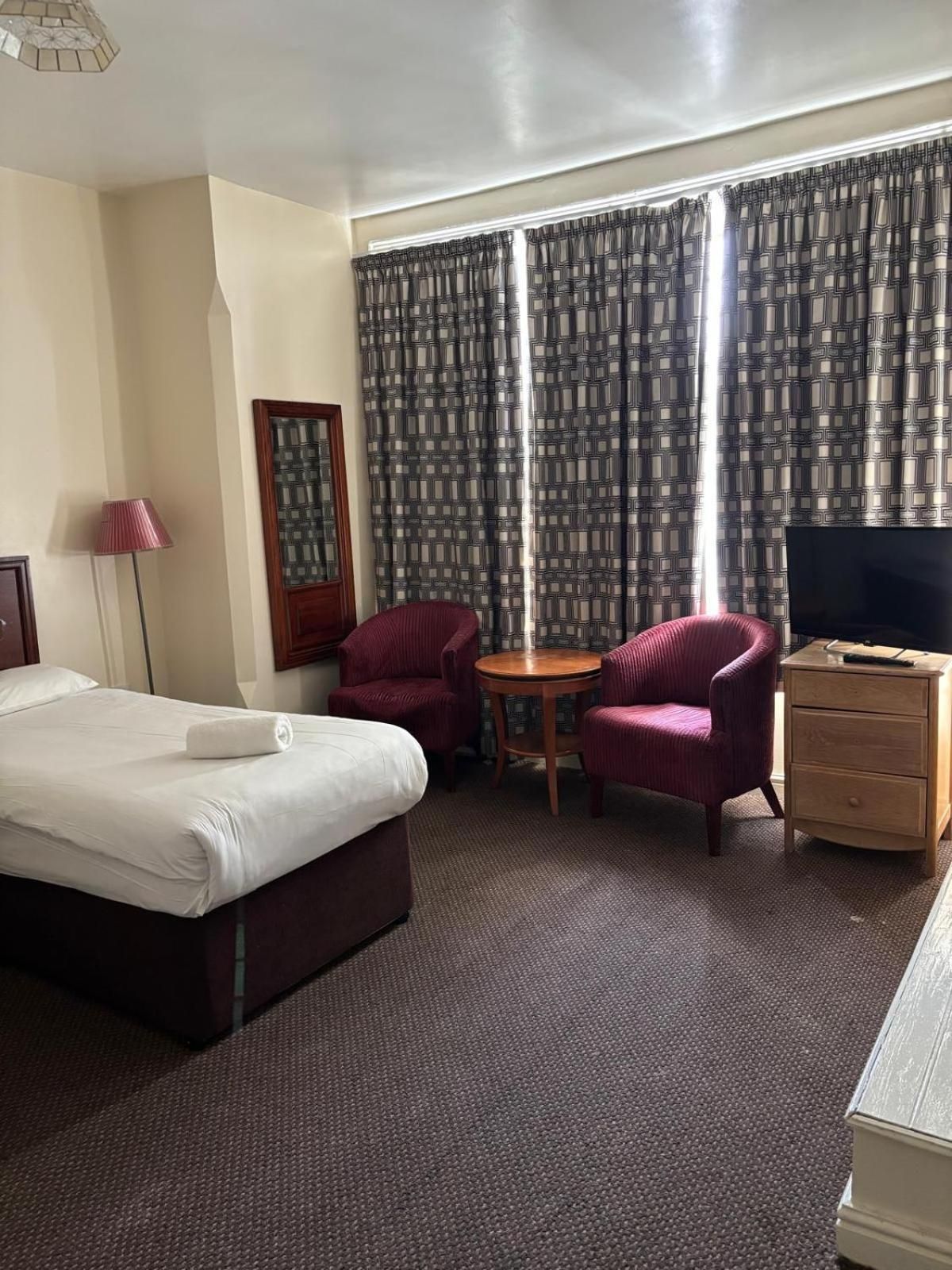 Apartment with Kitchenette