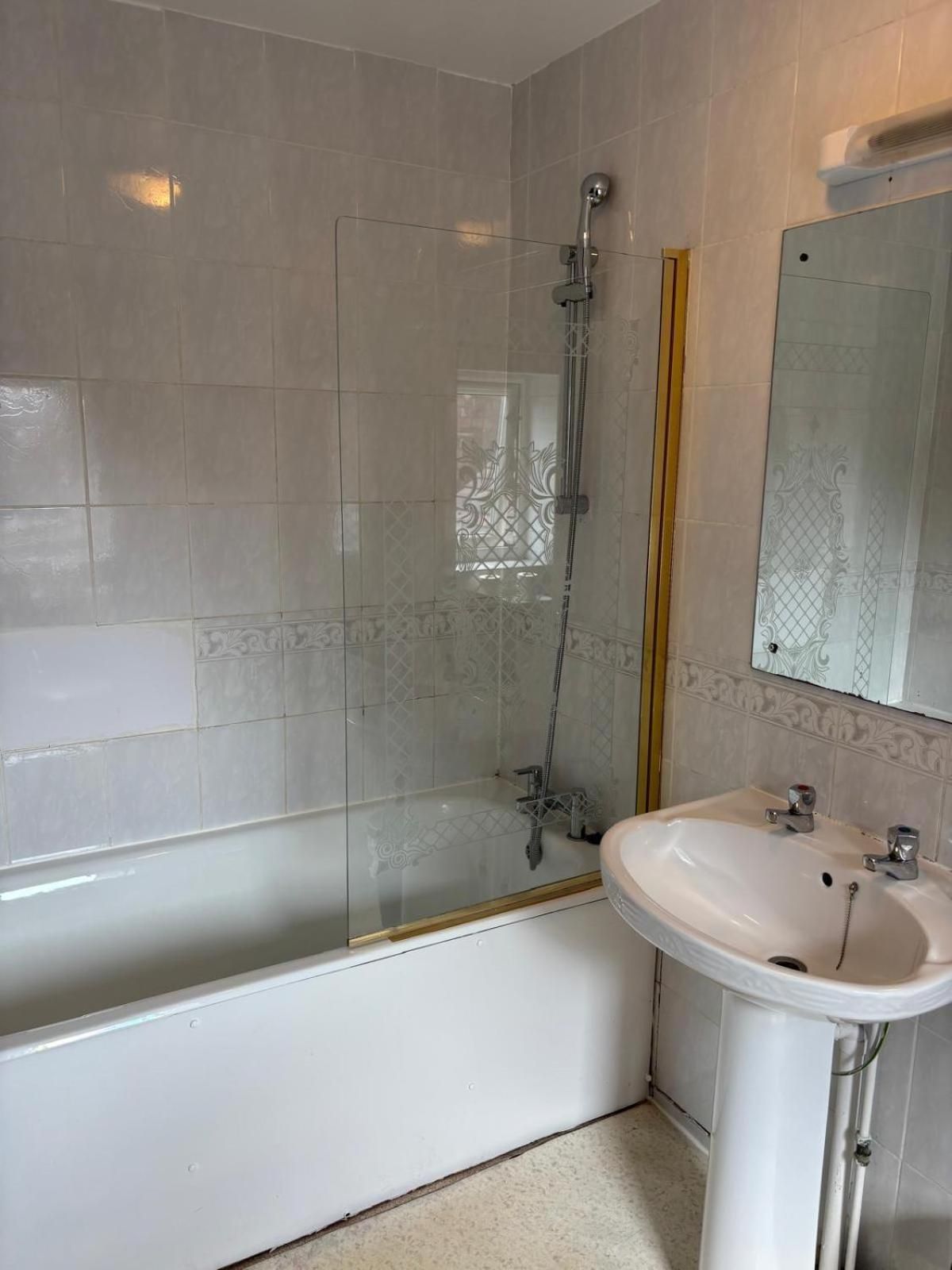 Apartment with Kitchenette