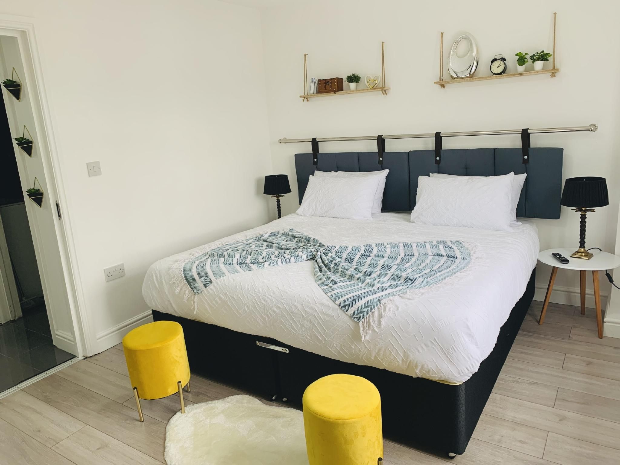Apartment-Classic-Private Bathroom-Patio-Prime Comfort
