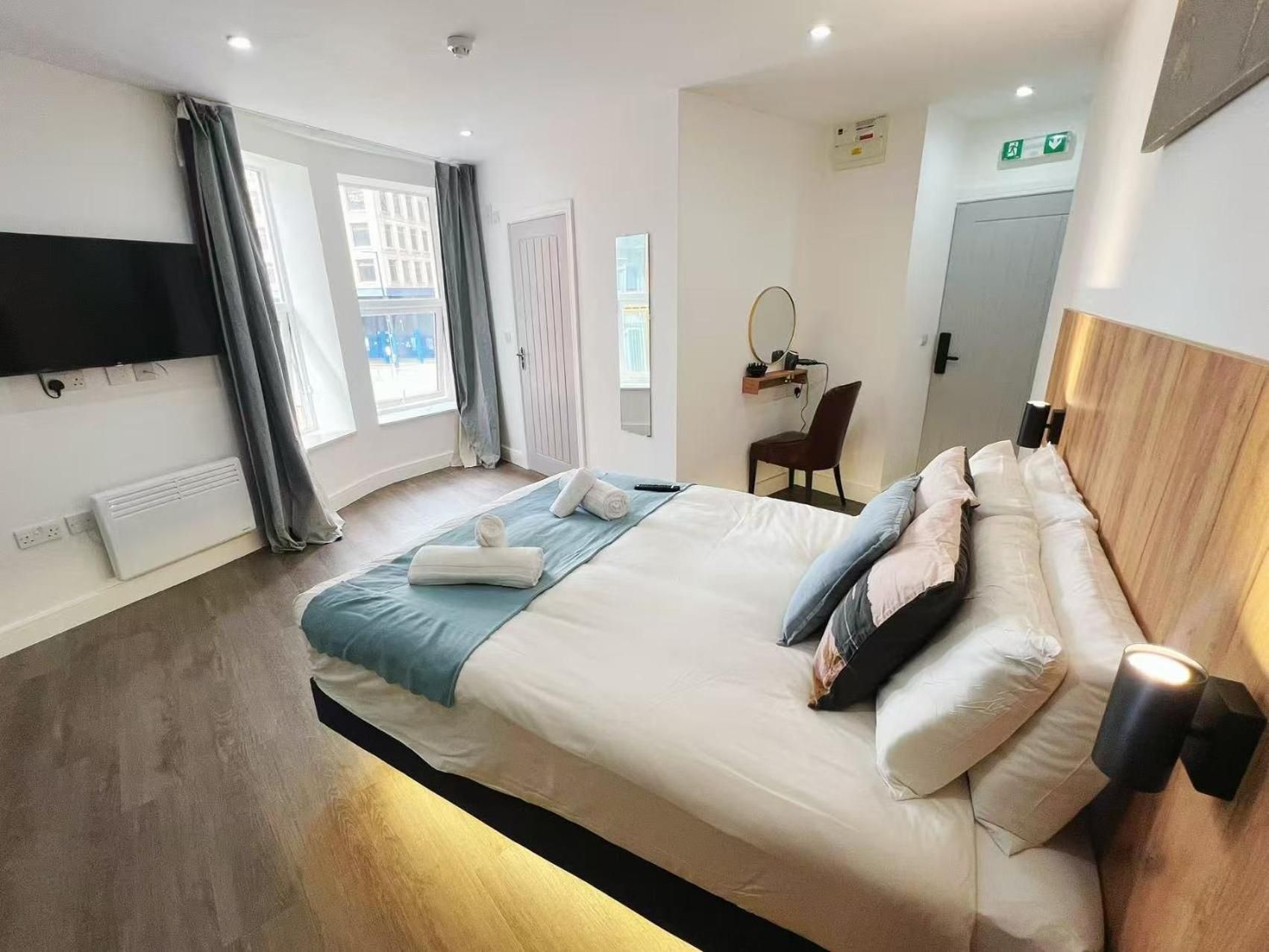 Studio Apartment with King Bed