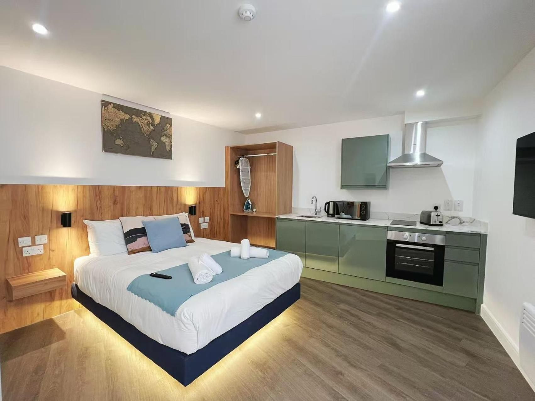 Studio Apartment with King Bed
