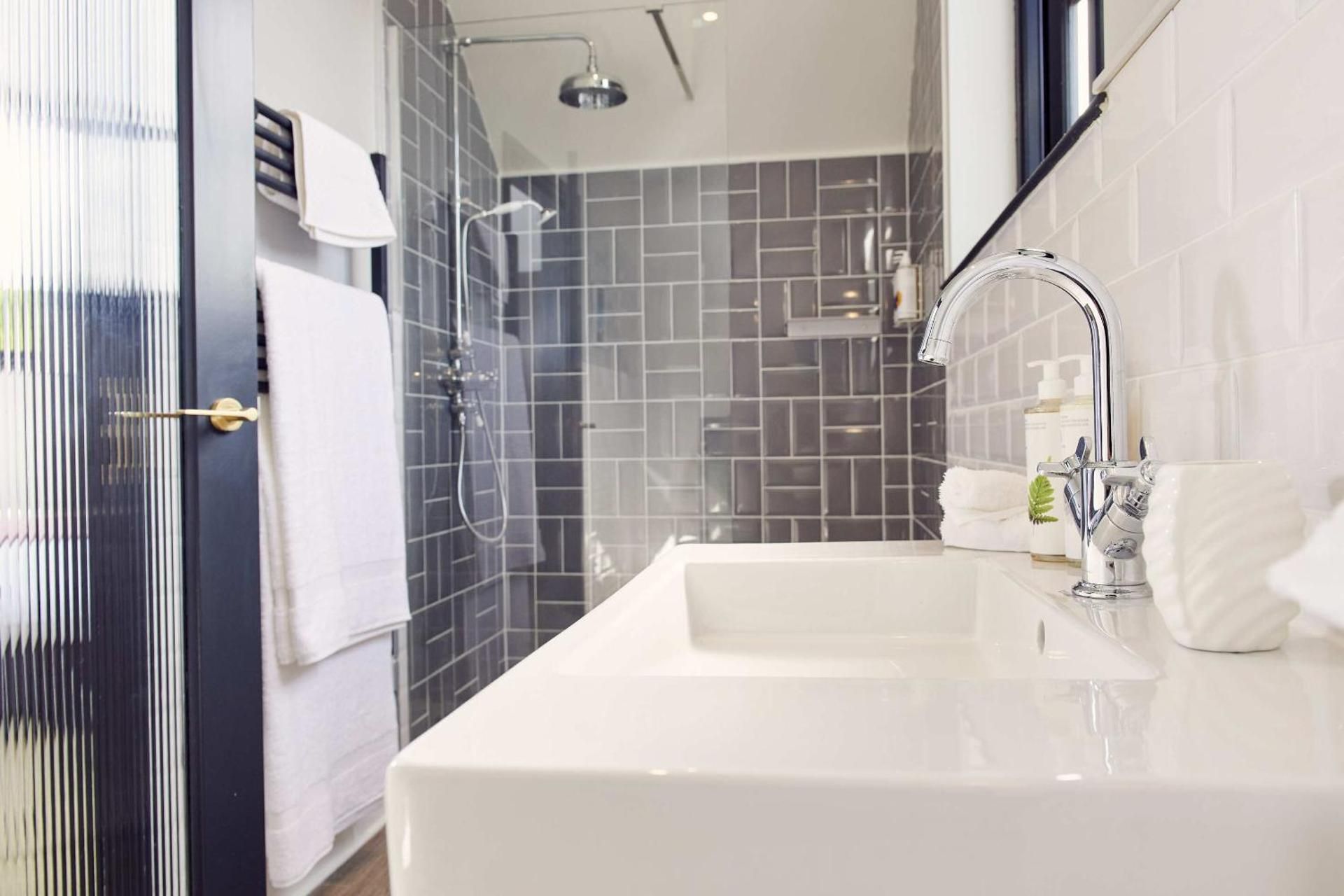 Deluxe Double Room with Shower