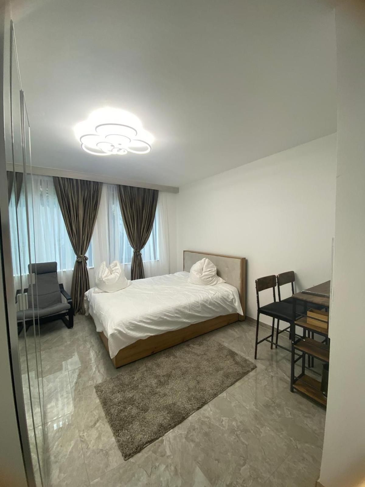 Deluxe Studio