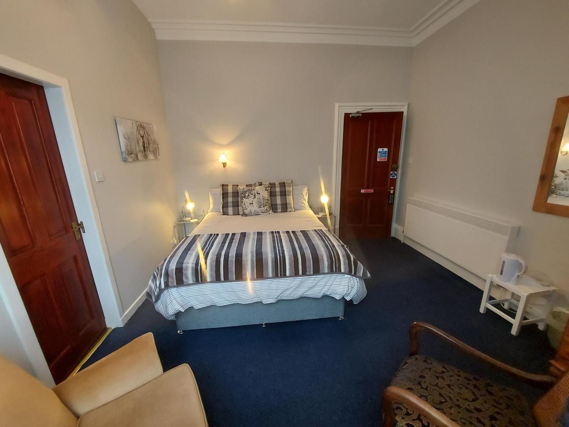 Lawriestone Guest House Deluxe Double Room 2