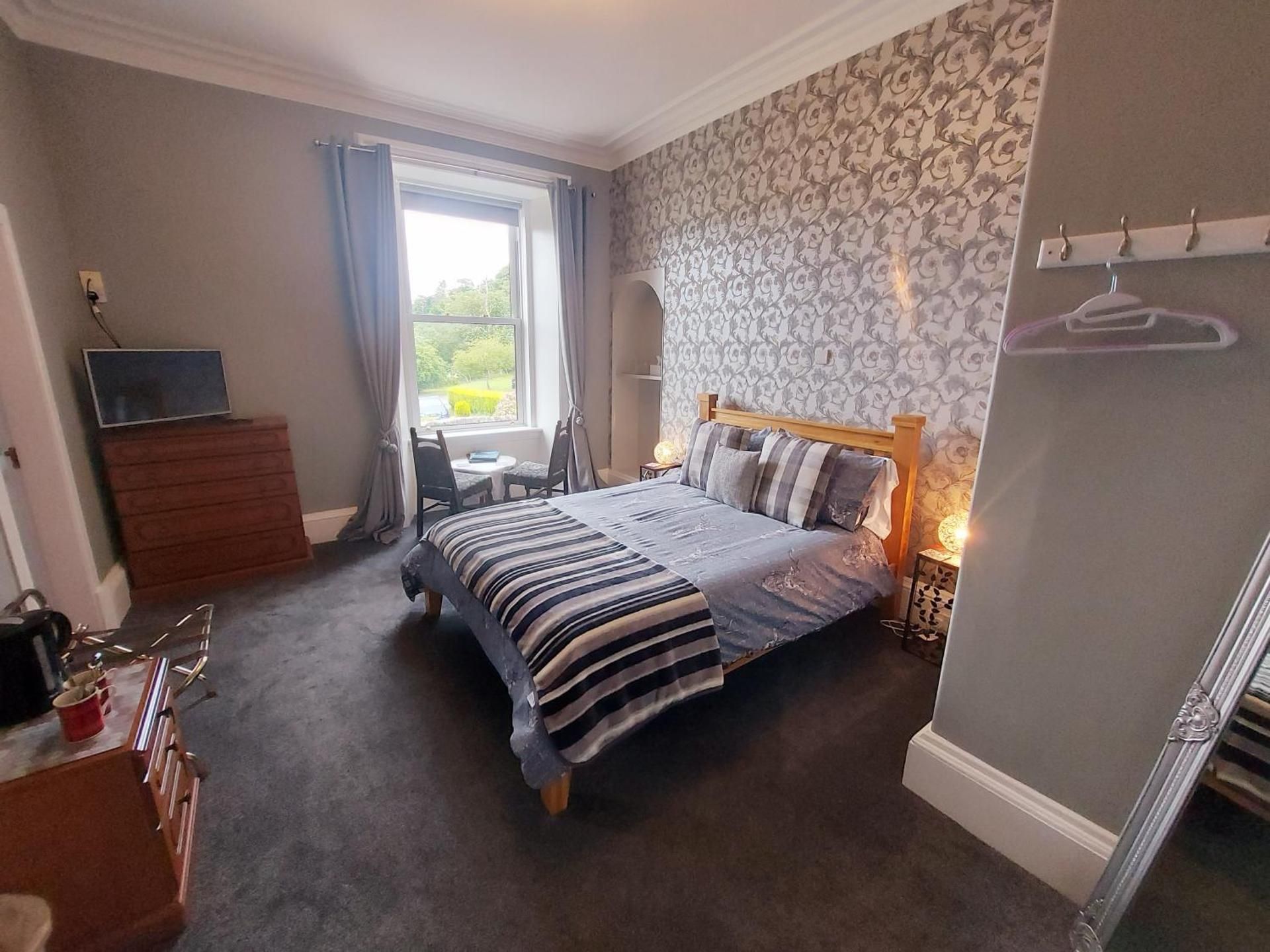 Double Room with Partial Lake View