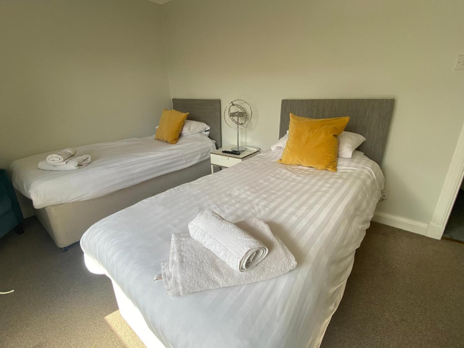 Braemar House Budget Twin Room 3