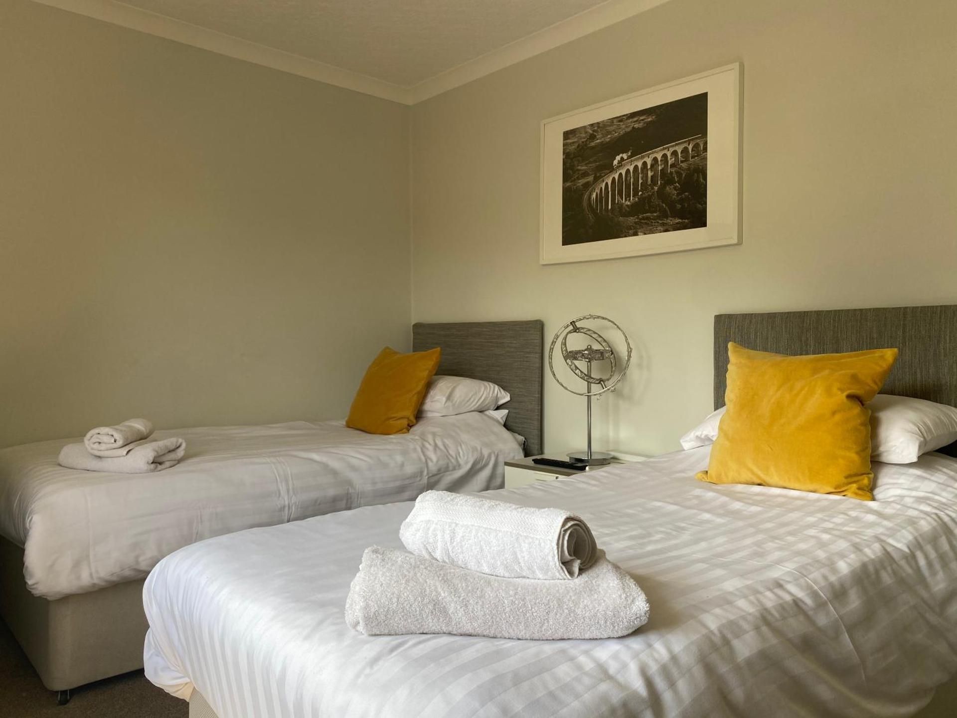 Braemar House Budget Twin Room