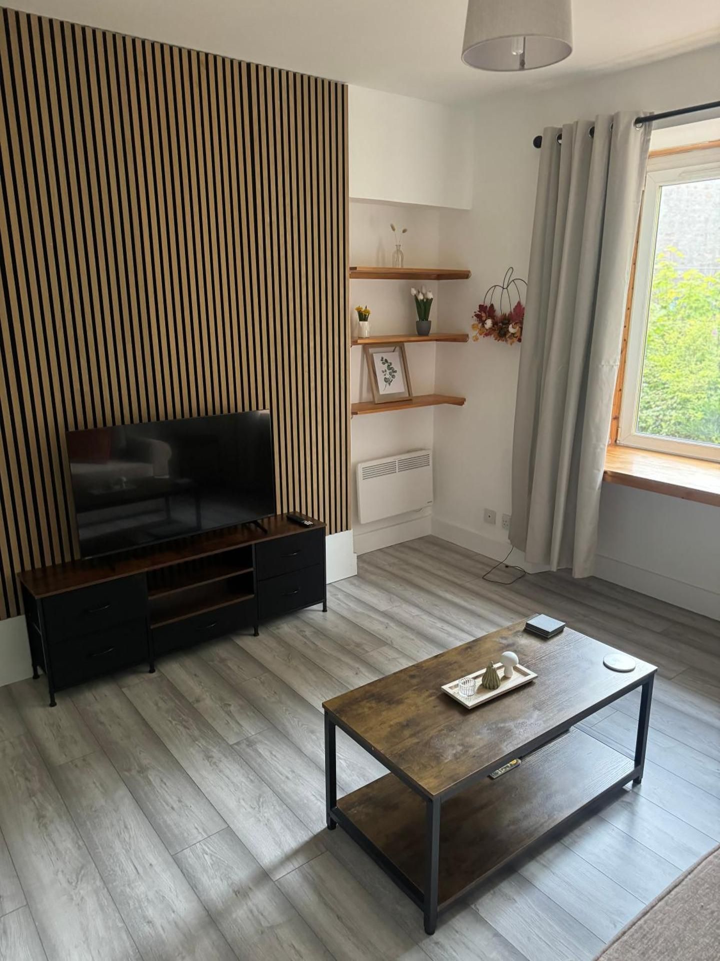One-Bedroom Apartment with City View