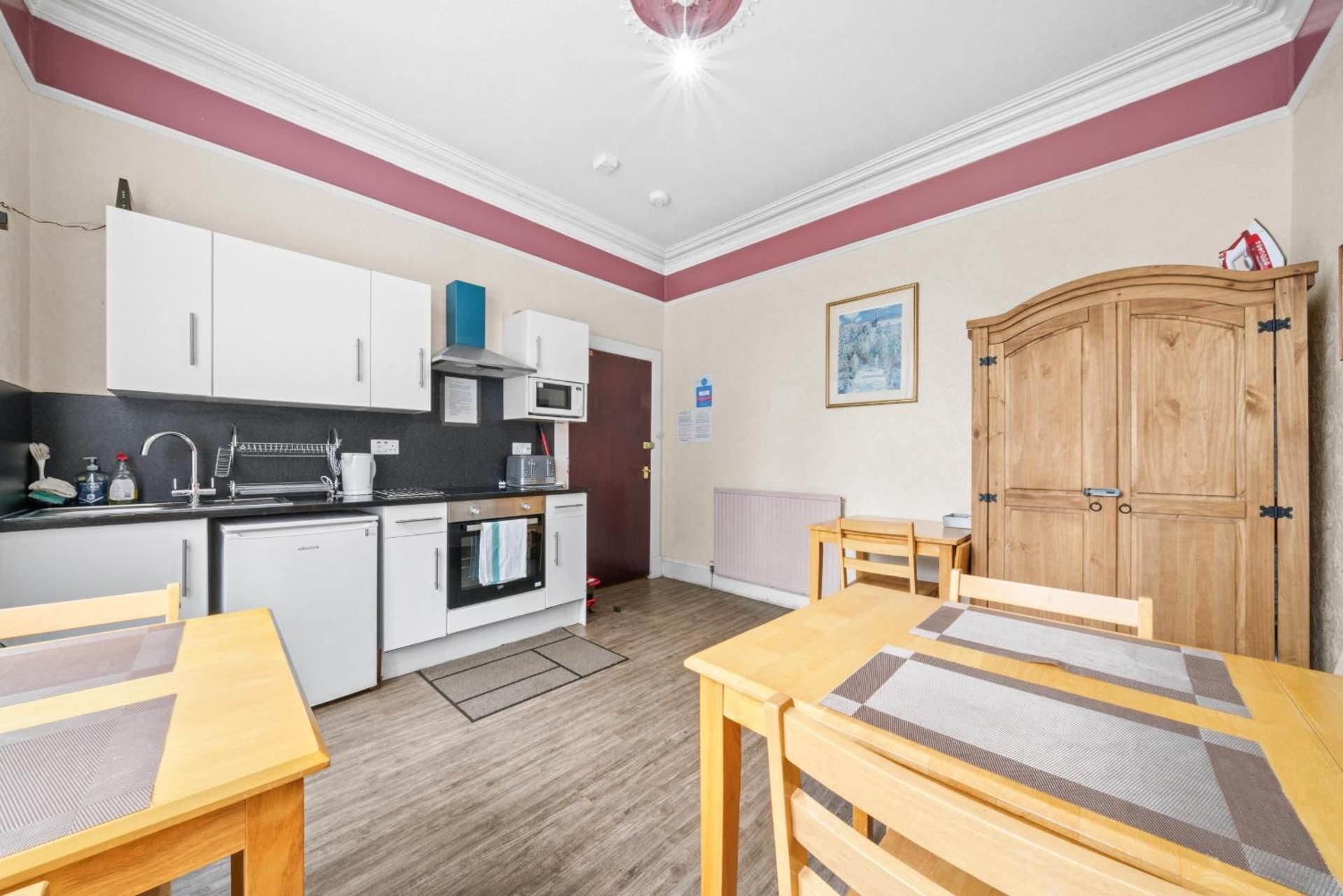 Basic Triple Room with Shared Bathroom
