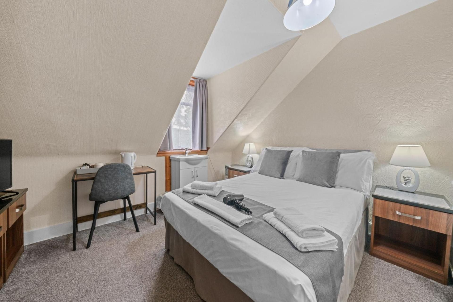Double Room with Shared Bathroom