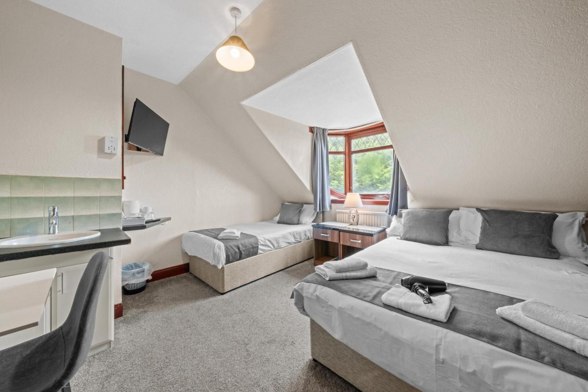 Triple Room with Shared Bathroom