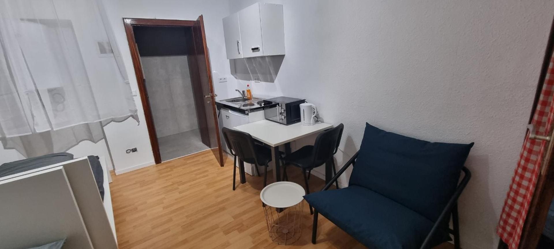 Twin Room with Private Bathroom