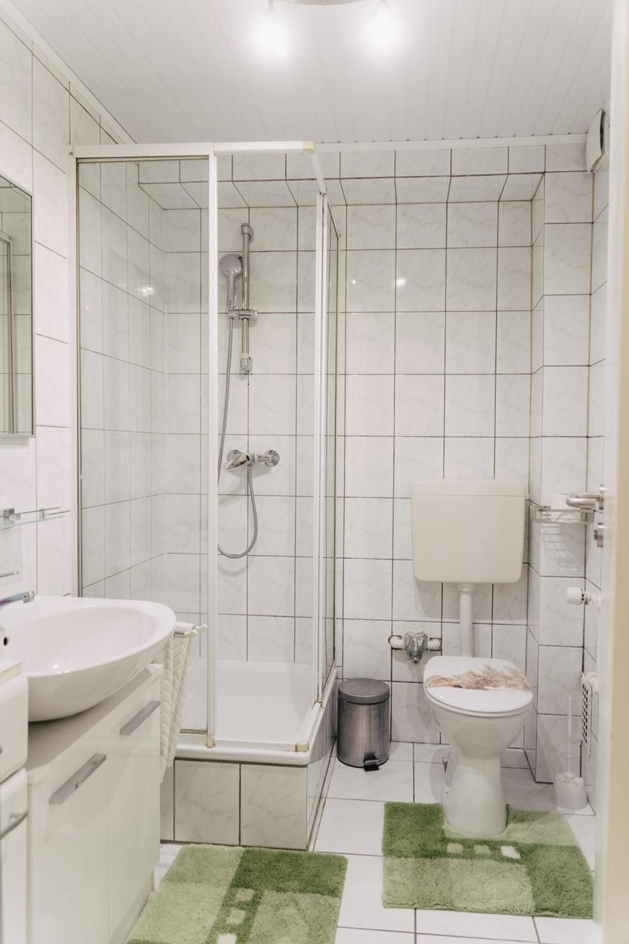 One-Bedroom Apartment Fronthouse EG 02