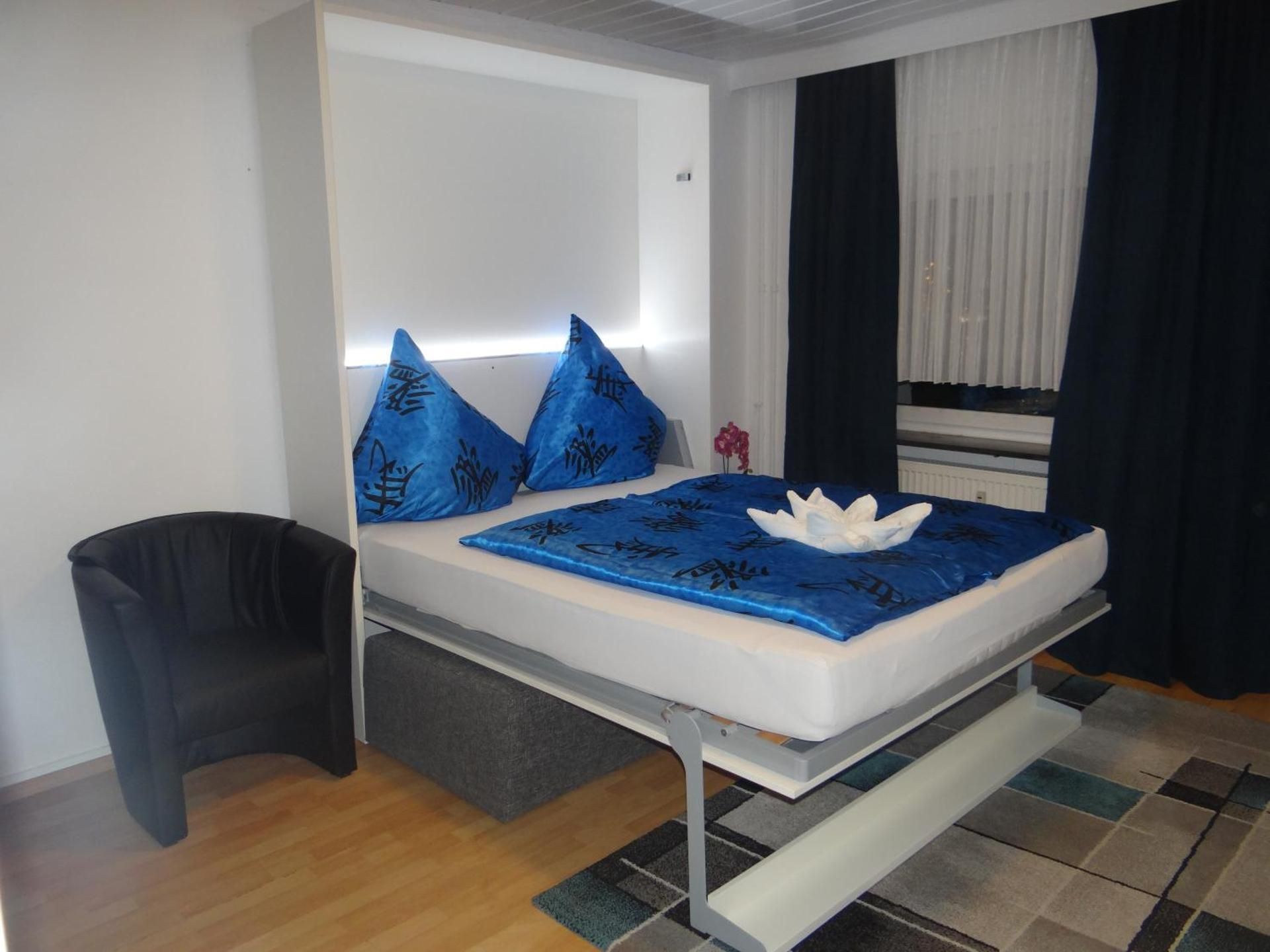 Apartment with Terrace and Double Bed EG 04