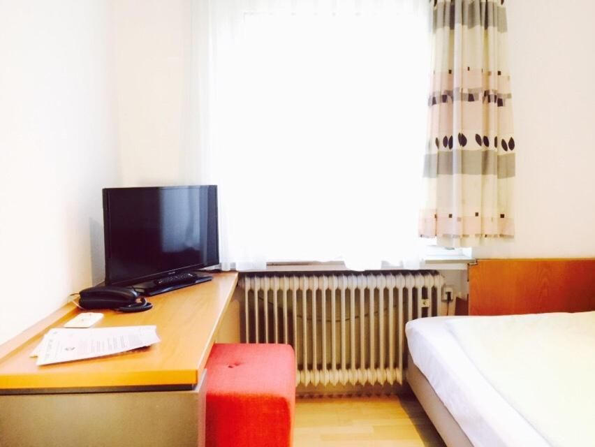 Single Room with Shared Shower and Toilet