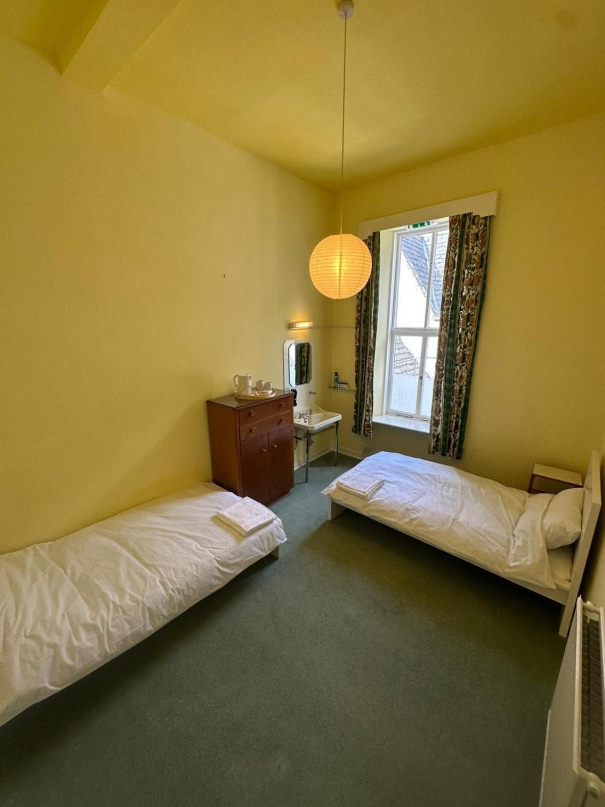 Standard Twin Room with Shared Bathroom