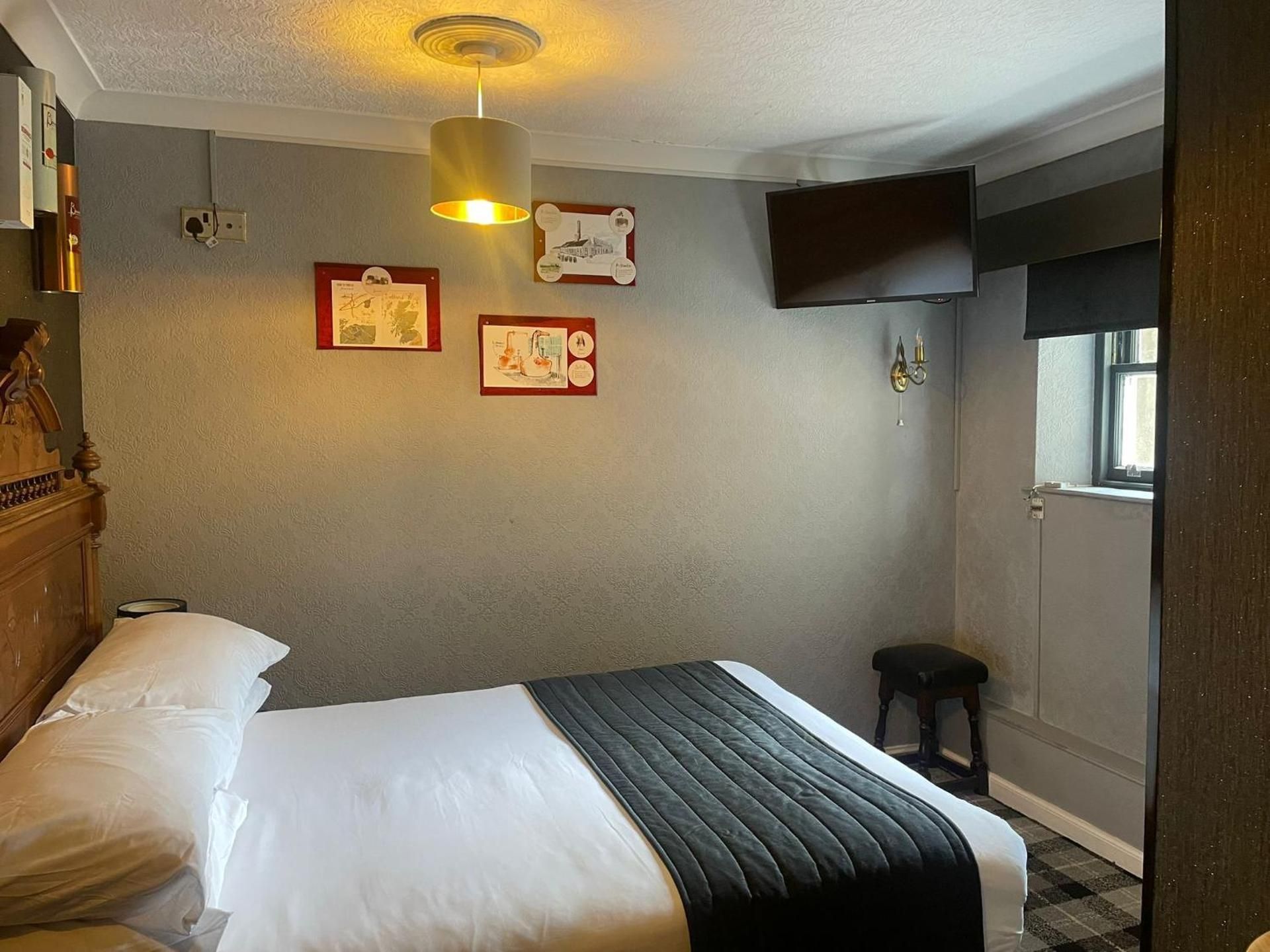 Deluxe Double Room with Shower