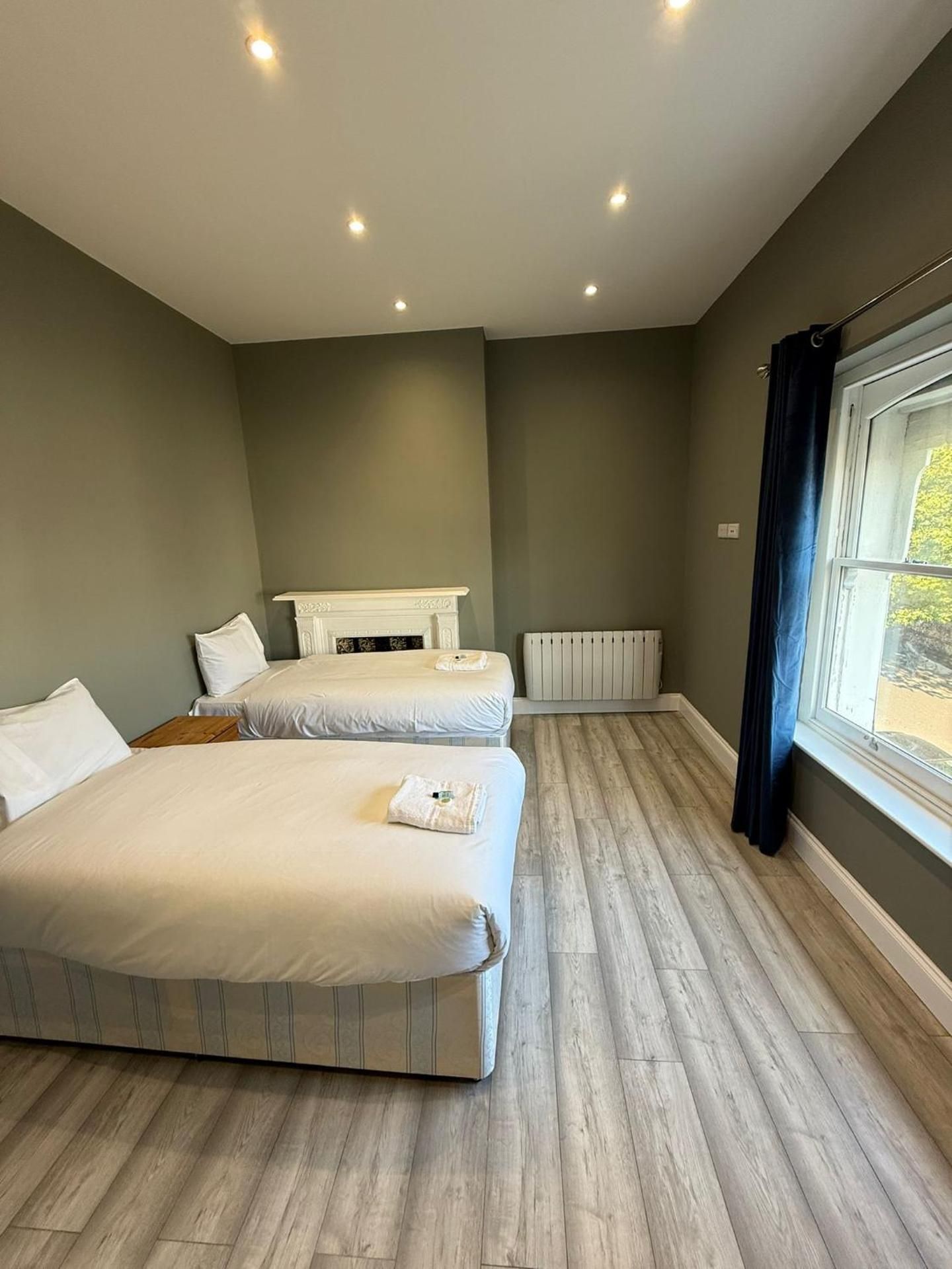 Three-Bedroom Deluxe Apartment
