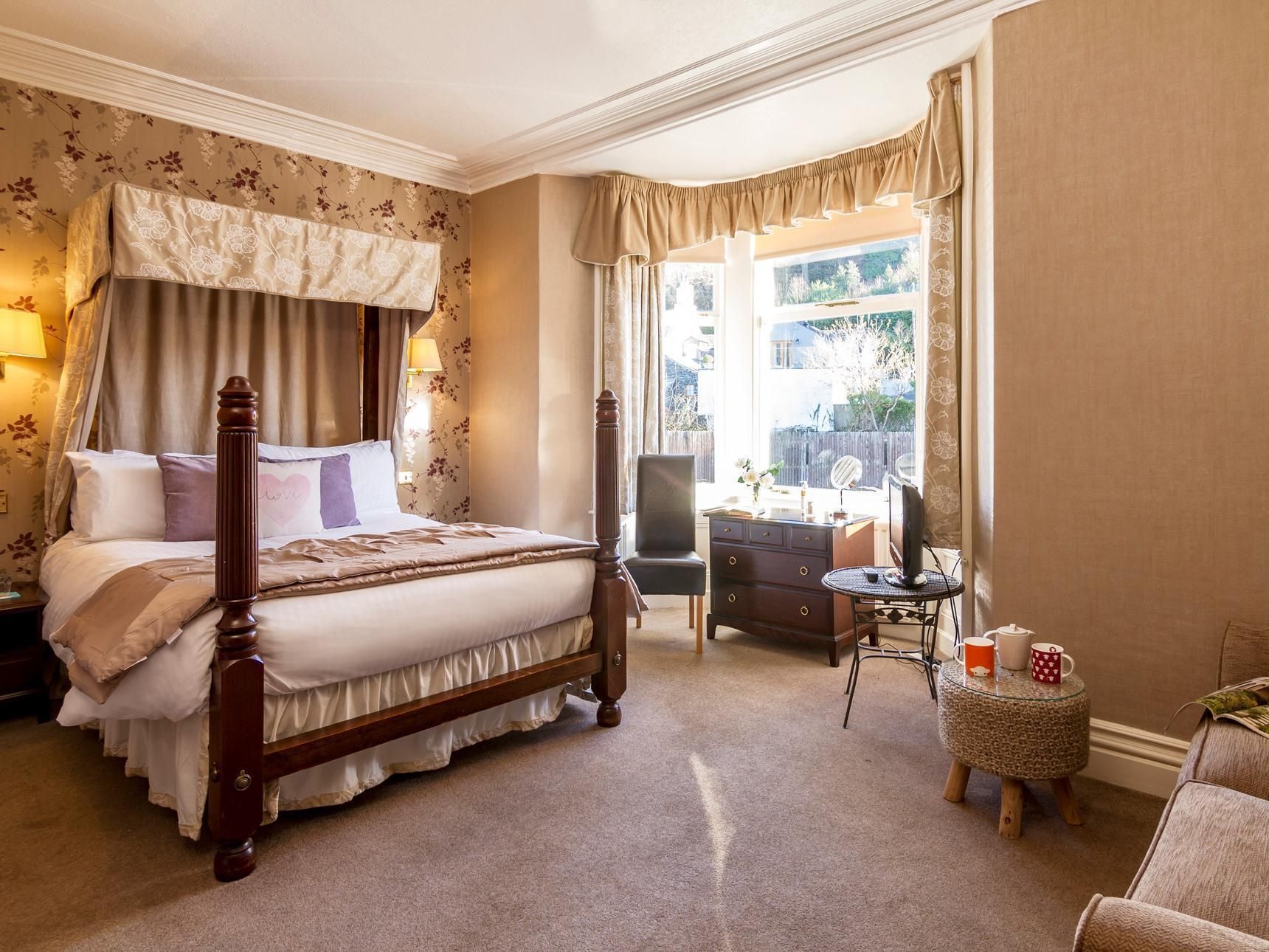 Junior Suite-Junior Suite-Deluxe-Ensuite with Bath