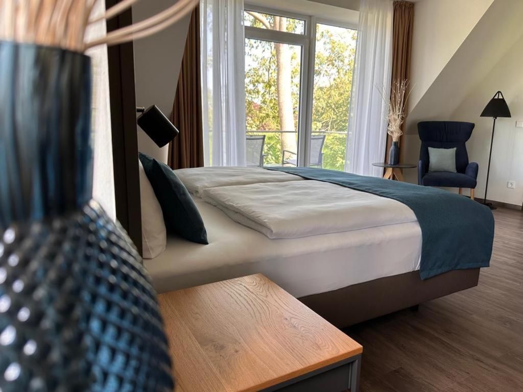 Deluxe Double Room (2 Adults + 1 Child)