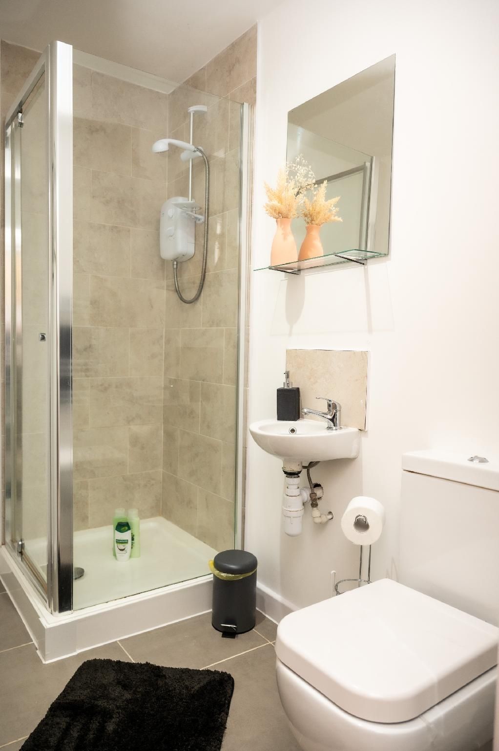 Budget-Apartment-Private Bathroom-Street View-free street parking