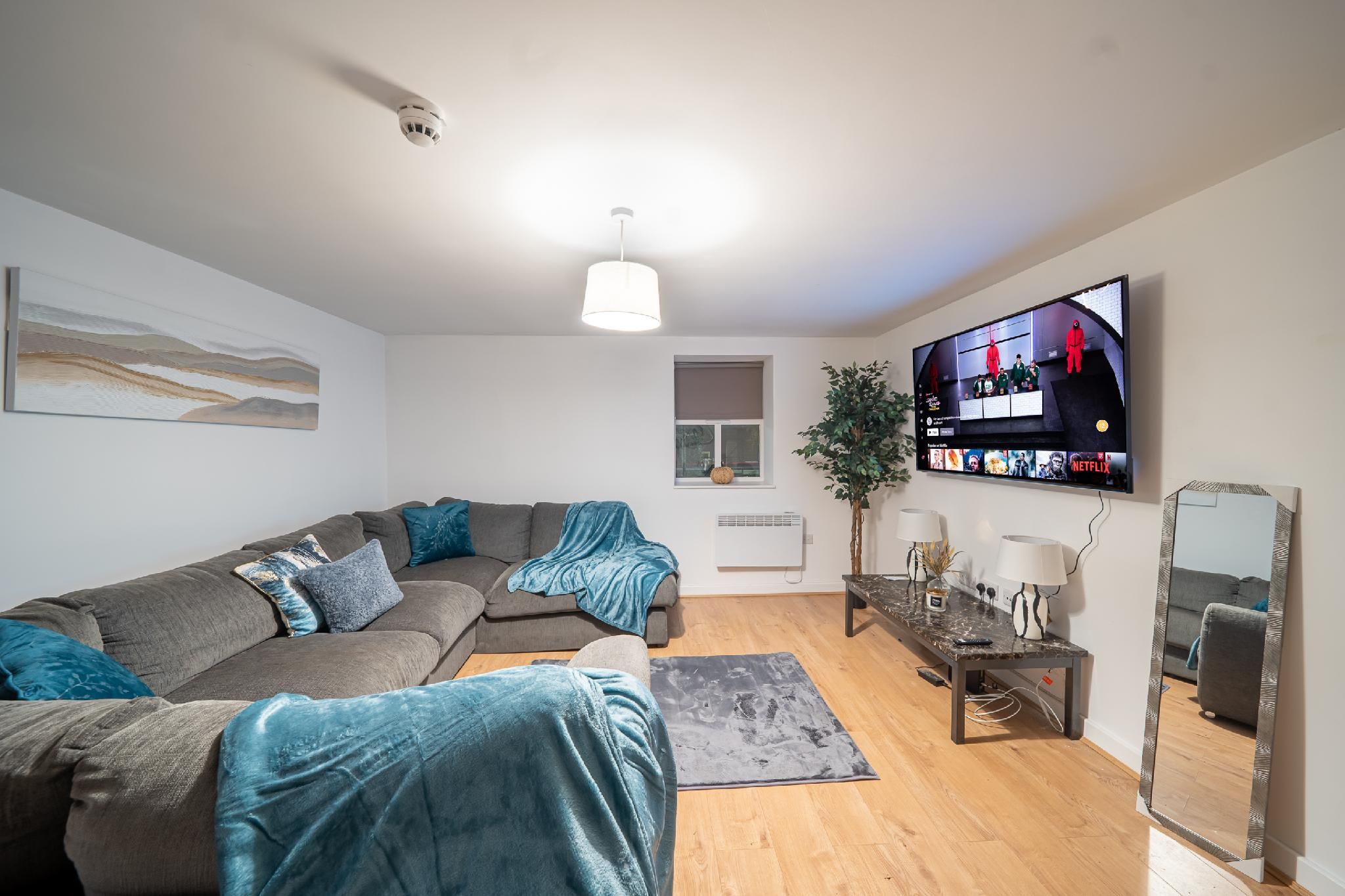 Comfort-Apartment-Private Bathroom-Street View-Free Private Parking