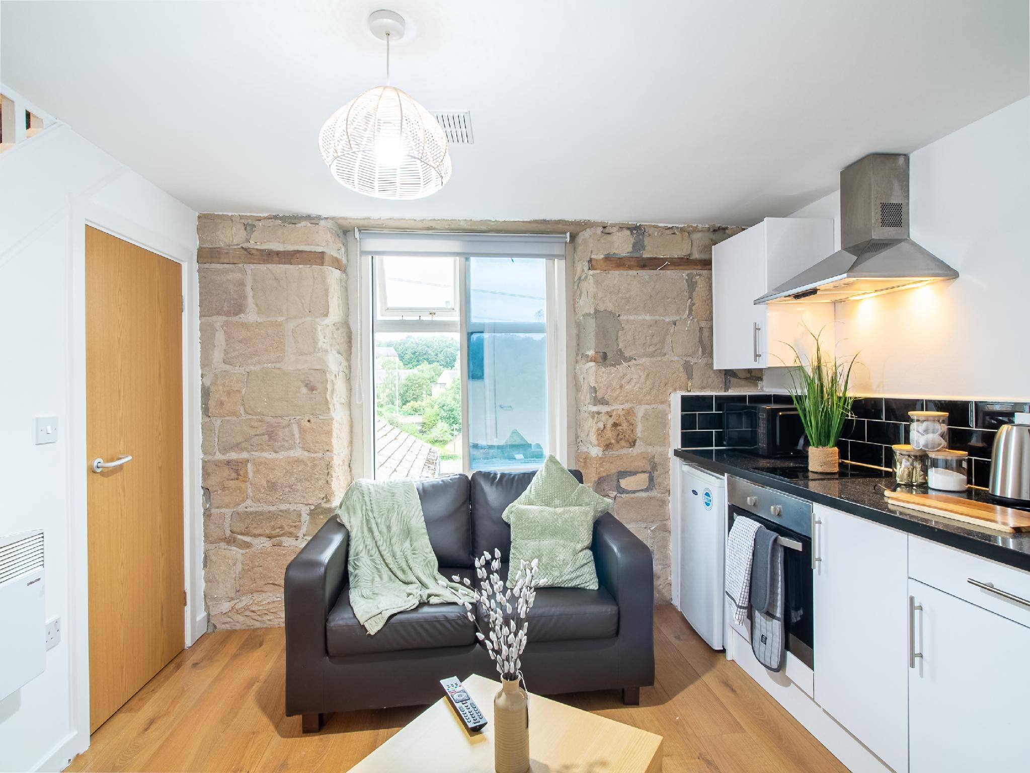 Deluxe-Apartment-Private Bathroom-Street View-Free Private Parking