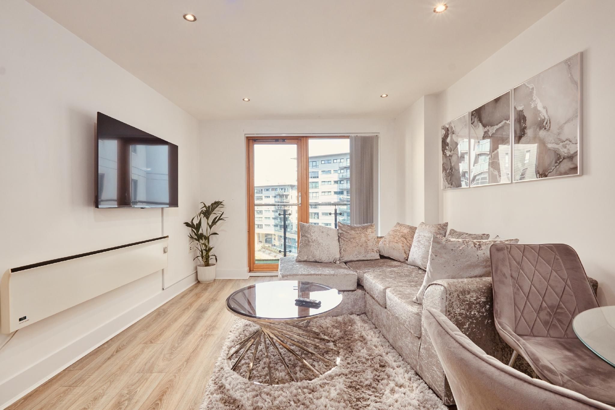 Apartment-King-Private Bathroom-River view-208 CH