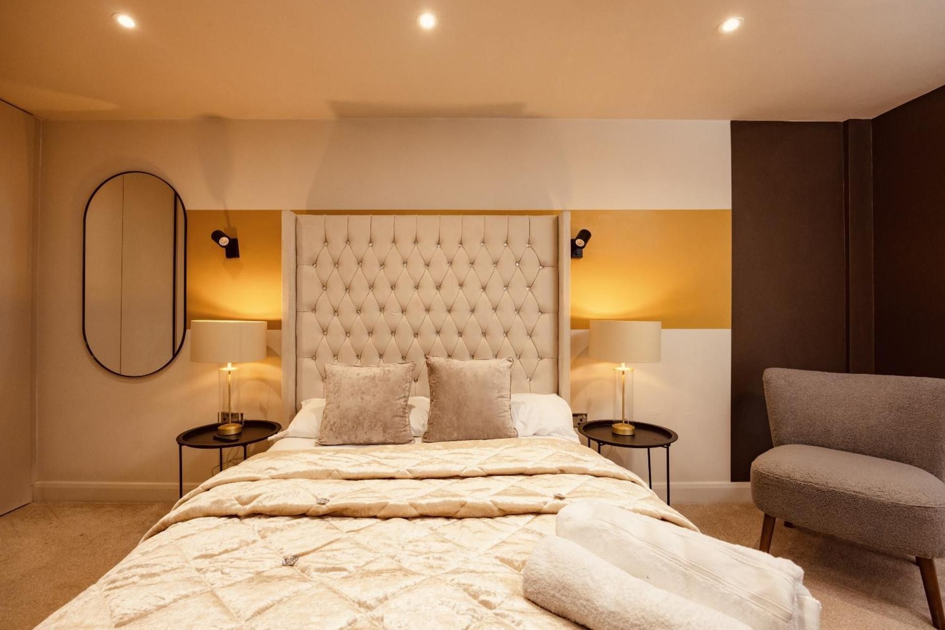 Deluxe One-Bedroom Apartment with City View