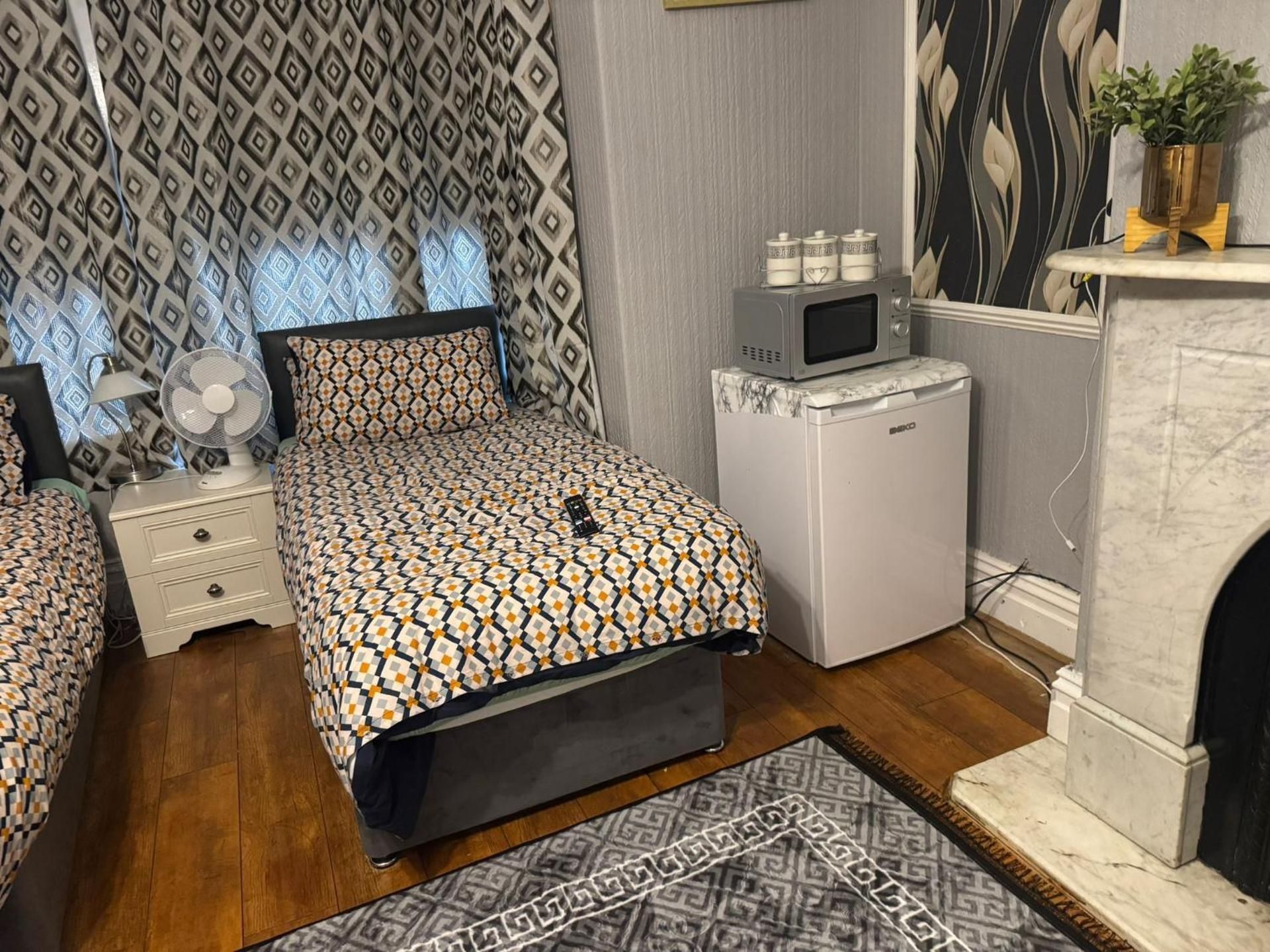 Double Room with Shared Bathroom